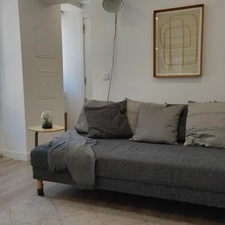 Chiado Modern Attic Duplex 2-bedroom * Lisboa