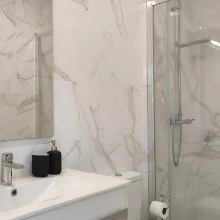 شقة Chiado Modern Attic Duplex 2-bedroom *